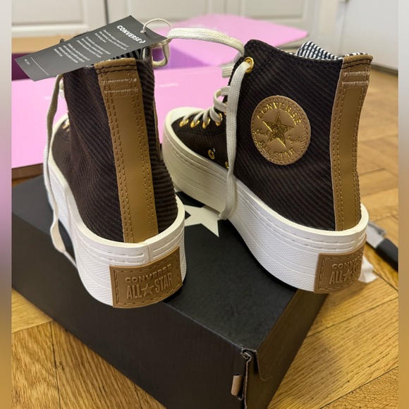 Converse. Chuck Taylor All Star Lift Sneakers. Size 6.5. - Picture 4 of 9